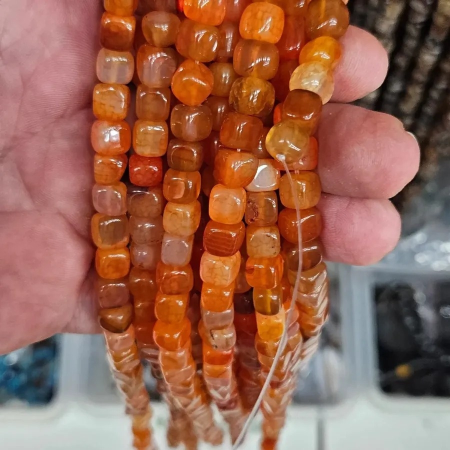8%20MM%20Küp%20Kesim%20Turuncu%20Ceyt%20Doğal%20Taş%20Dizi