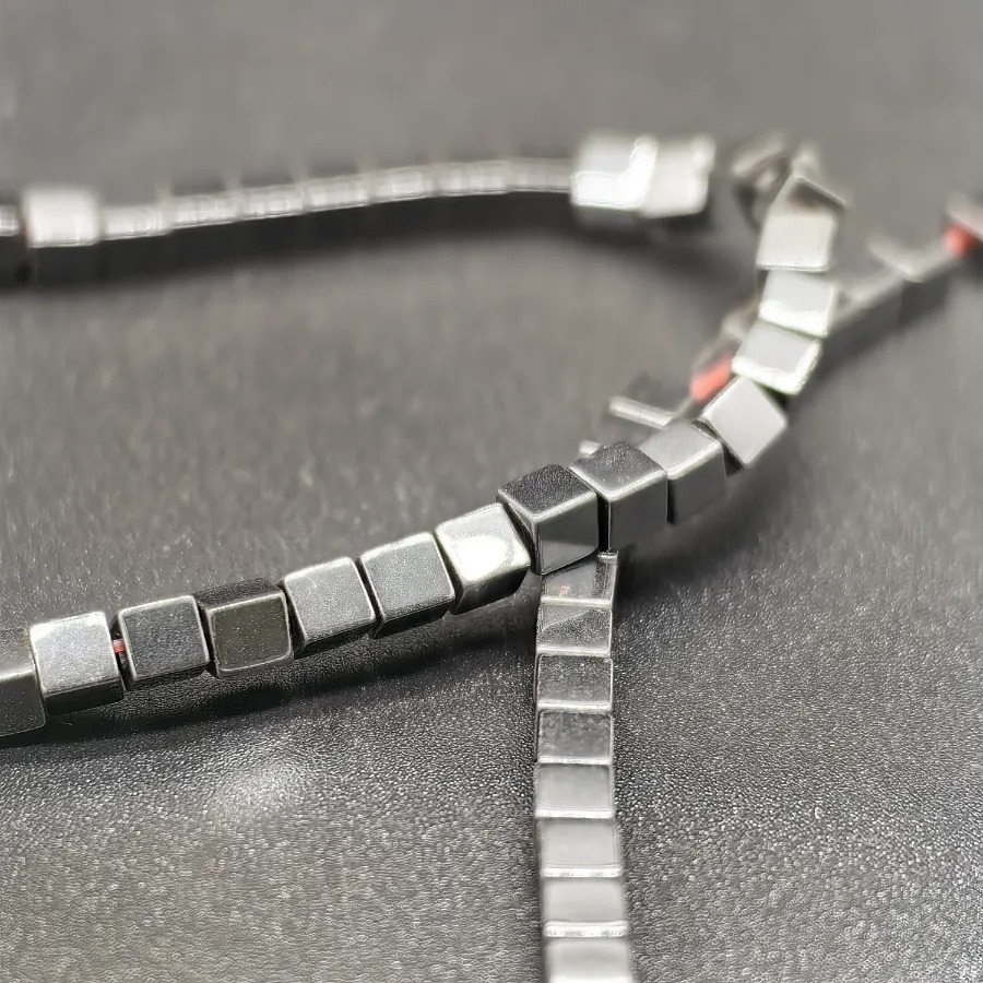 3x3%20mm%20Füme%20Kare%20Küp%20%20%20Hematit%20Doğal%20Taş