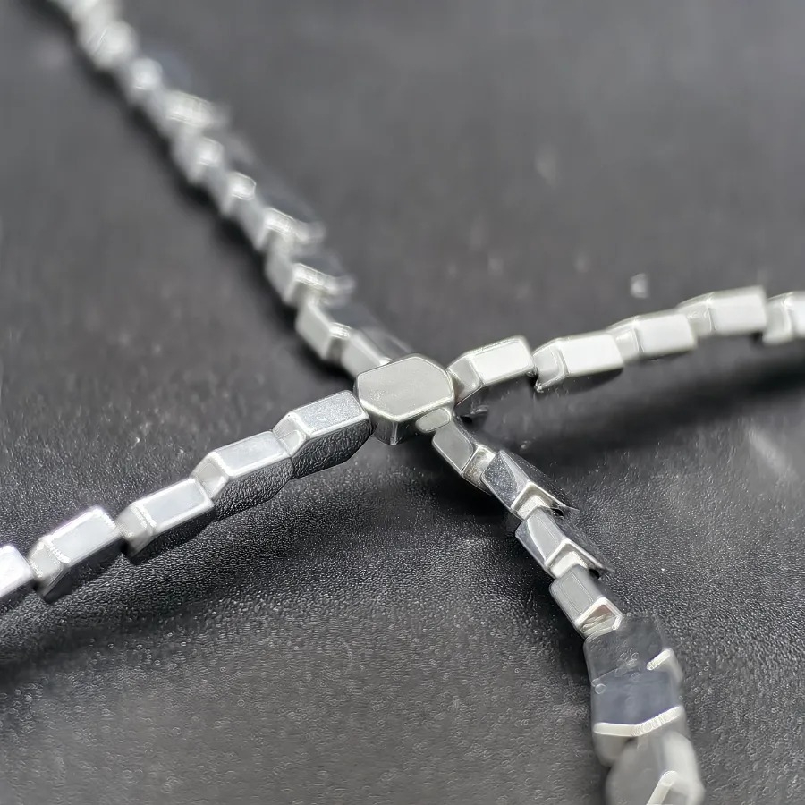 2x6%20mm%20Gümüş%20Renk%20Altıgen%20Hematit%20Doğal%20Taş