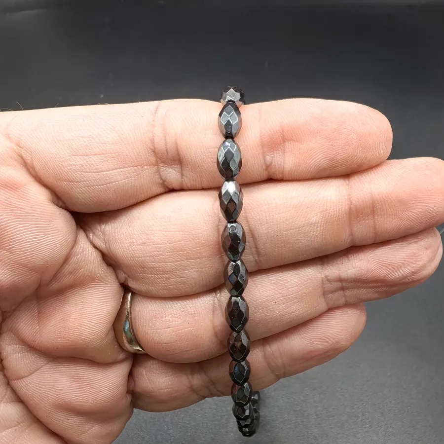 5x8%20mm%20Füme%20Arpa%20Fasetli%20%20Hematit%20Doğal%20Taş
