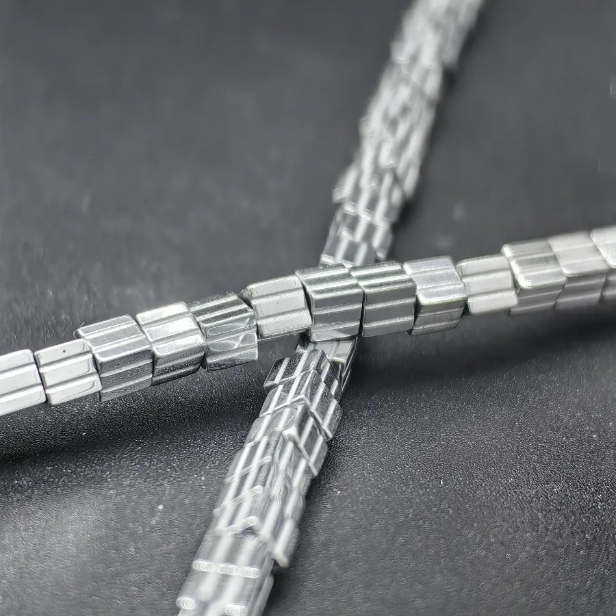 4x4%20mm%20Gümüş%20Renk%20Çizgili%20Küp%20%20Hematit%20Doğal%20Taş