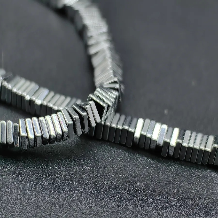 1x4%20mm%20Gümüş%20Renk%20İnce%20Kare%20%20Hematit%20Doğal%20Taş
