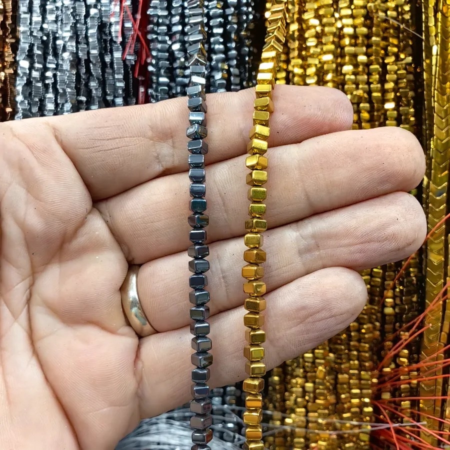 4%20mm%20Füme%20Göbekli%20Küp%20Hematit%20Doğal%20Taş