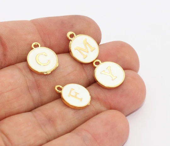 24%20Ayar%20Parlak%20Altın%20Kaplama%20Beyaz%20Mineli%20Yuvarlak%20Harf%20Kolye%20Ucu,%20Sallantılı%20Harfli