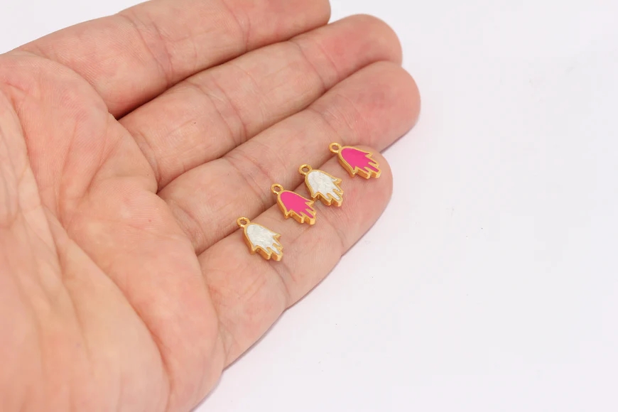 24%20Ayar%20Altın%20Kaplama%20Hamsa%20Kolye%20Ucu,%20Fatma’nın%20Eli%20Kolye%20Ucu,%20Pembe%20Renk%20Mineli,%20Beyaz%20Mineli,%20Sallantılı%20Kolye%20Ucu