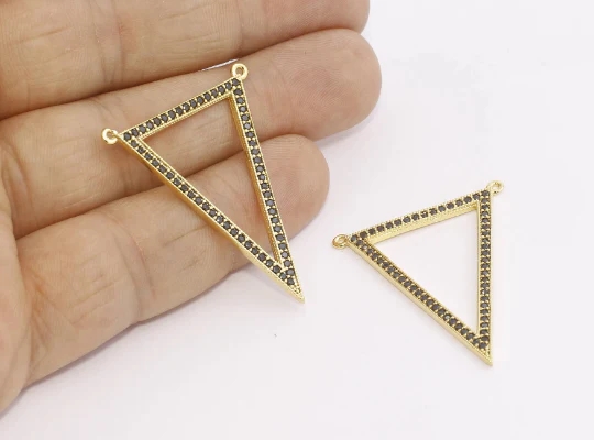 24%20Ayar%20Altın%20Kaplama%20Siyah%20Zirkon%20Taşlı%20Çift%20Kulplu%20Üçgen%20charms,%20Üçgen%20Kolye%20Ucu