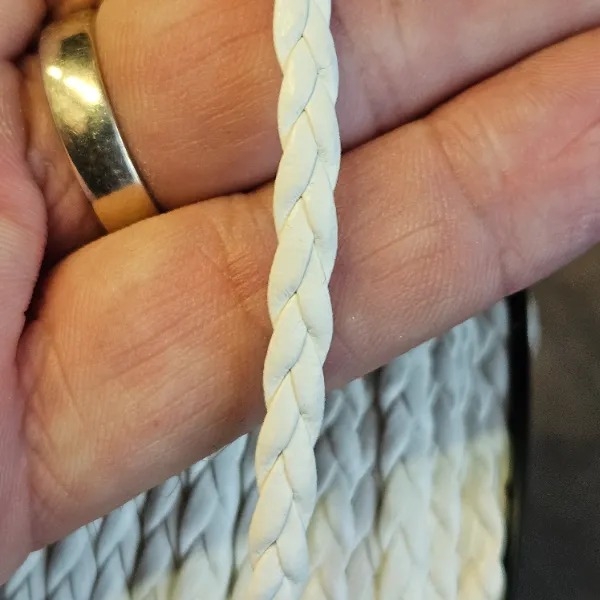 5mm%20Yassı%20Özel%20Örgü%20Beyaz%20Suni%20Deri%205%20Metre