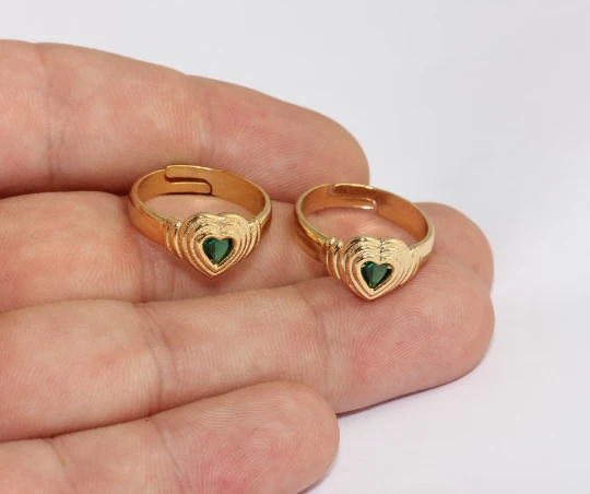 24%20Ayar%20Altın%20Kaplama%20Yeşil%20Taşlı%20Kalp%20%20Yüzük