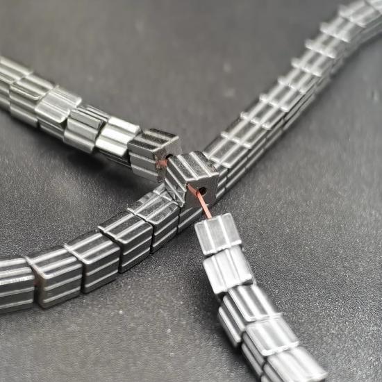 4 mm Çizgili Küp  Hematit Doğal Taş
