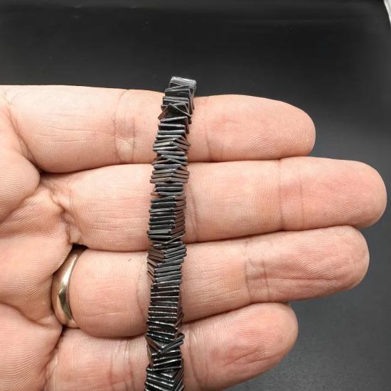 6 mm İnce Kare  Hematit Doğal Taş