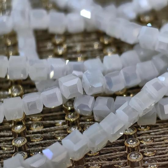 4mm Beyaz Küp Kesim Kristal Boncuk