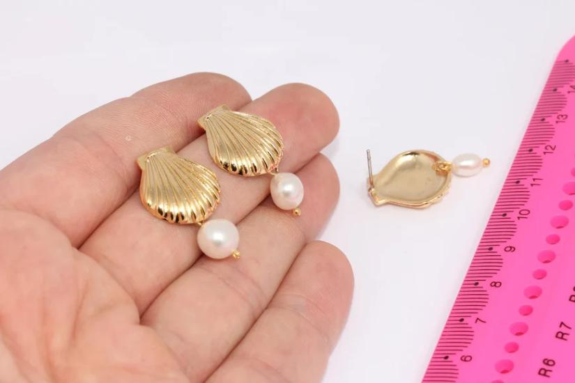 24 Ayar Altın Kaplama   beyaz inci sallantılı deniz kabuğu küpe