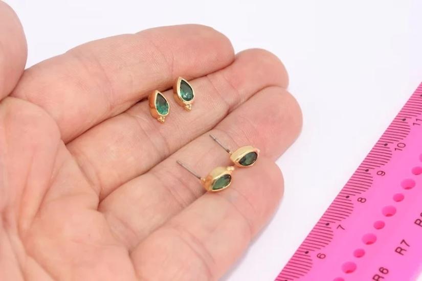 24 Ayar Altın Kaplama   yeşil taşlı damla küpe