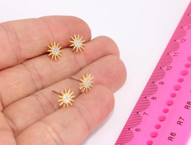 24 Ayar Altın Kaplama   Mikro Beyaz Taşlı Güneş Küpe