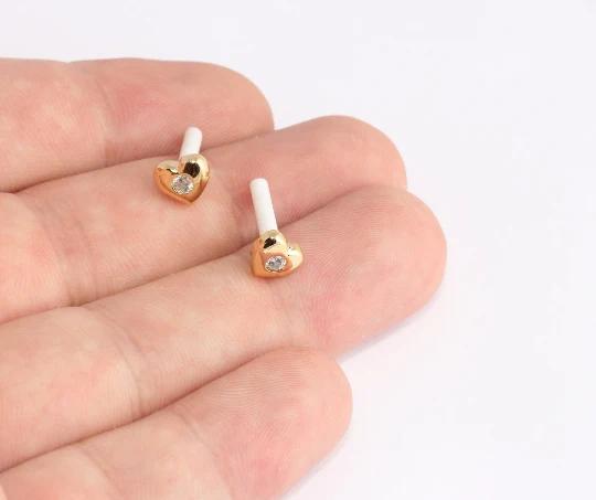 24 Ayar Altın Kaplama Beyaz Taşlı Kalp Küpe