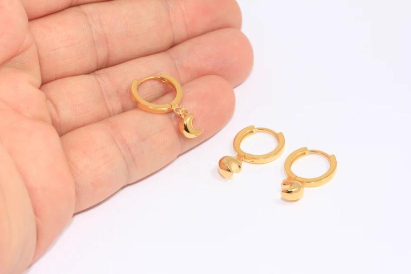 24 Ayar Altın Kaplama Mini Ay Sallantılı Halka Küpe