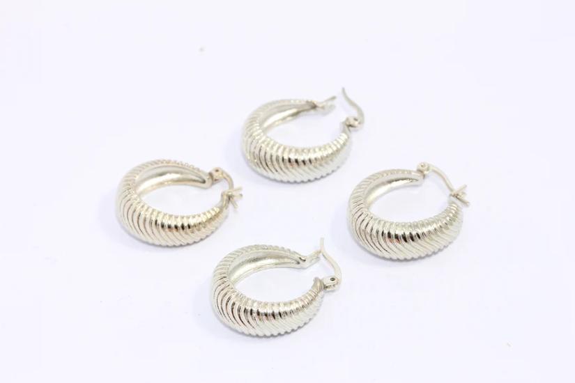 Rodyum Kaplama Gümüş Dokulu Deniz Kabuğu Küpe