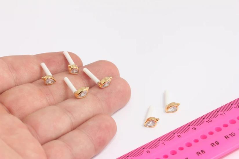 24 Ayar Altın Kaplama Beyaz Zirkon Taşlı Sallantılı Damla Küpe