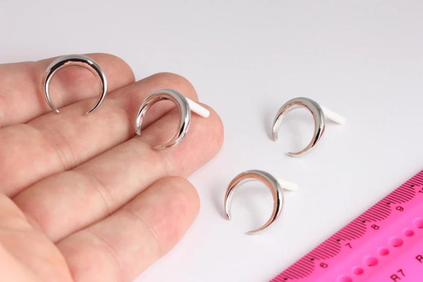 Rodyum Kaplama Gümüş Hilal Ay Boynuz Küpe