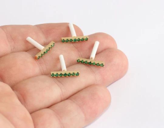 24 Ayar Altın Kaplama Yeşil Zirkon Taşlı Çubuk Küpe