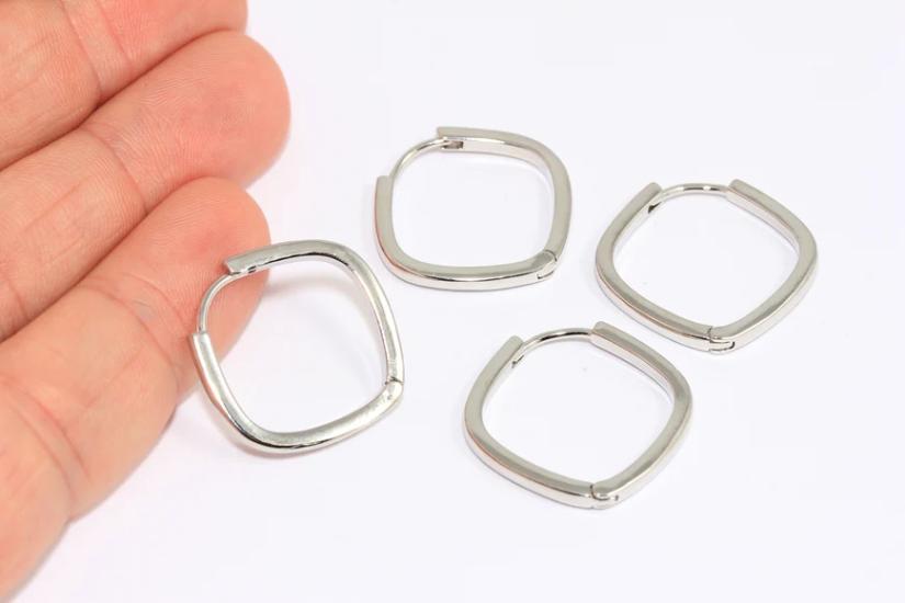 Rodyum Kaplama Gümüş Kare Şekilli Halka Küpe