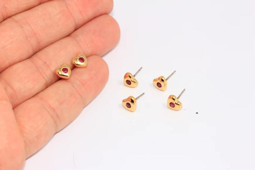 24 Ayar Altın Kaplama Yakut Zirkon Taşlı Mini Kalp Küpe