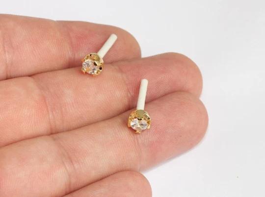 24 Ayar Altın Kaplama Beyaz Zirkon Taşlı Mini Yuvarlak Küpe