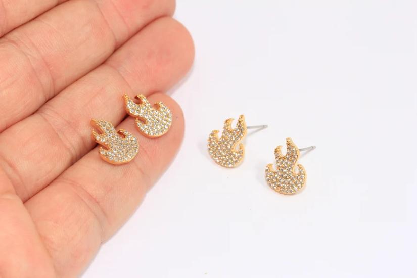 24 Ayar Altın Kaplama Beyaz Zirkon Taşlı Alev Küpe