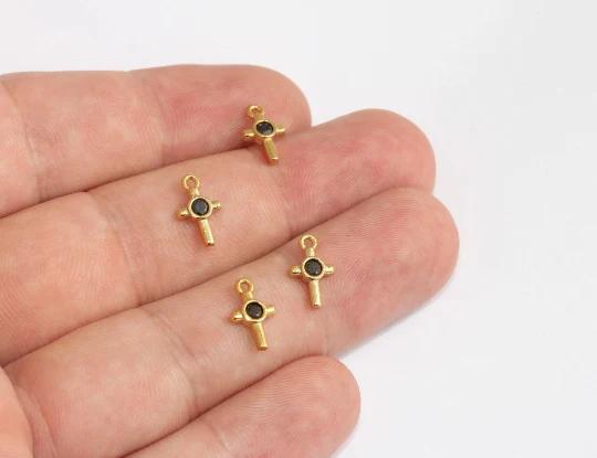 24k Altın Kaplama Siyah  Zirkon Taşlı Haç Kolye Ucu,