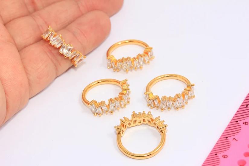 24 Ayar Altın Kaplama Beyaz Baget Taşlı Yüzük