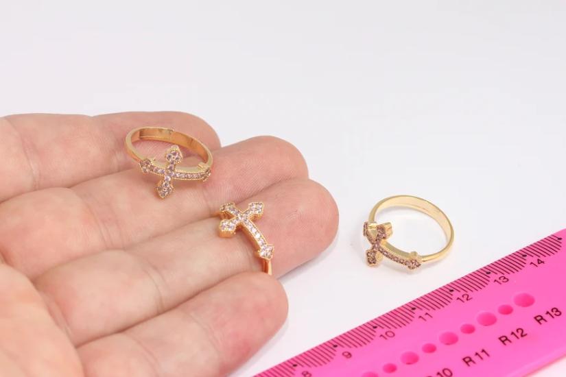 24 Ayar Altın Kaplama Pembe Zirkon Taşlı Haç  Yüzük