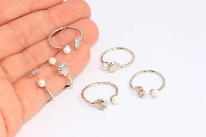 Rodyum Kaplama Gümüş Renk İnci Taşlı Deniz Kabuğu Yüzük