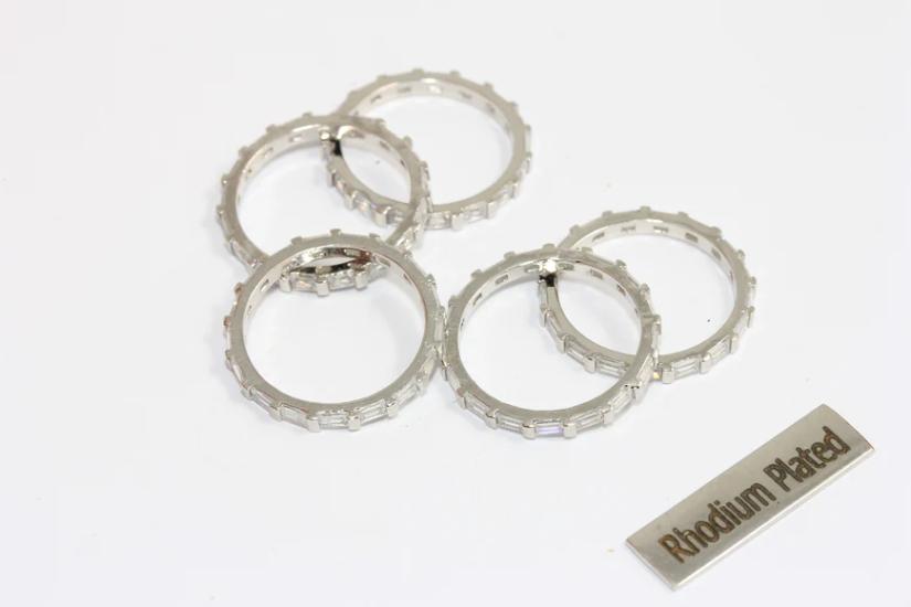 Rodyum Kaplama Gümüş Beyaz Taşlı Baget  Yüzük