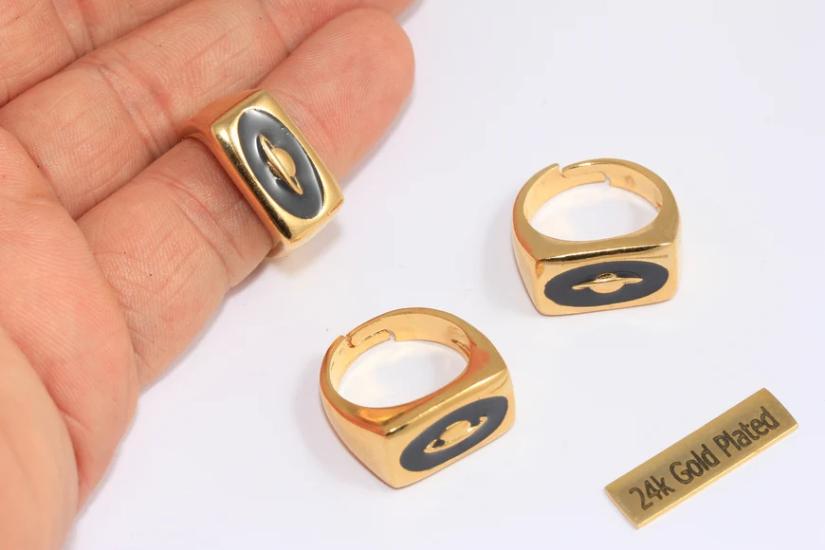 24 Ayar Altın Kaplama Siyah Mineli Gezegen Kare Yüzük