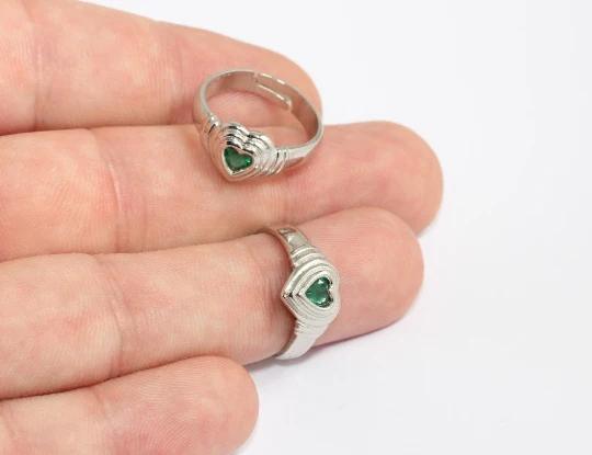 Rodyum Kaplama Gümüş Renk Yeşil Taşlı Kalp Yüzük